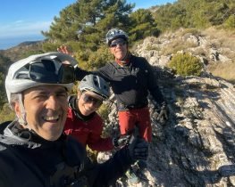 Ruta por Peña Rodada en Sierra de Almijara Tejeda